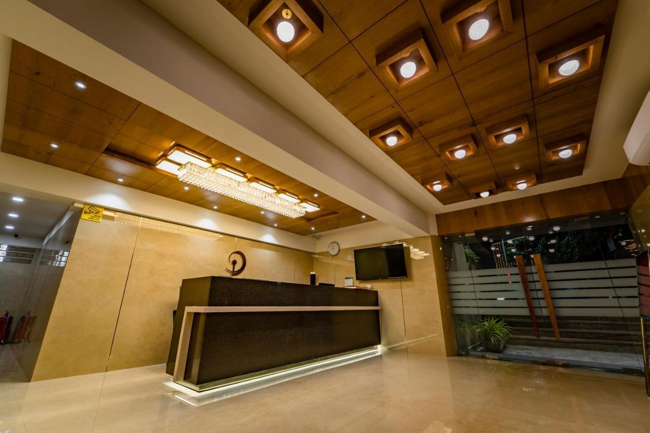 Hotel Pleasant Lake Ahmedabad Exterior photo