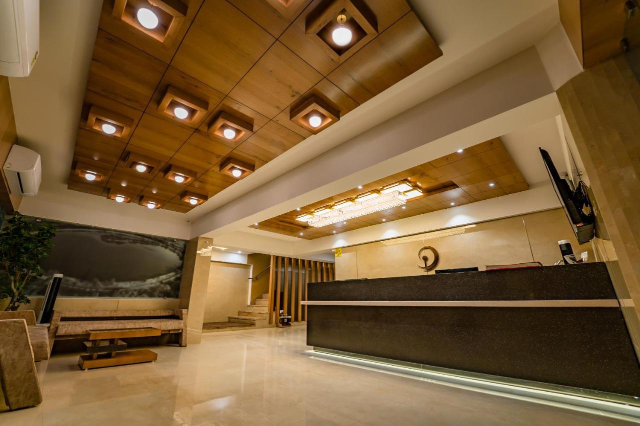 Hotel Pleasant Lake Ahmedabad Exterior photo